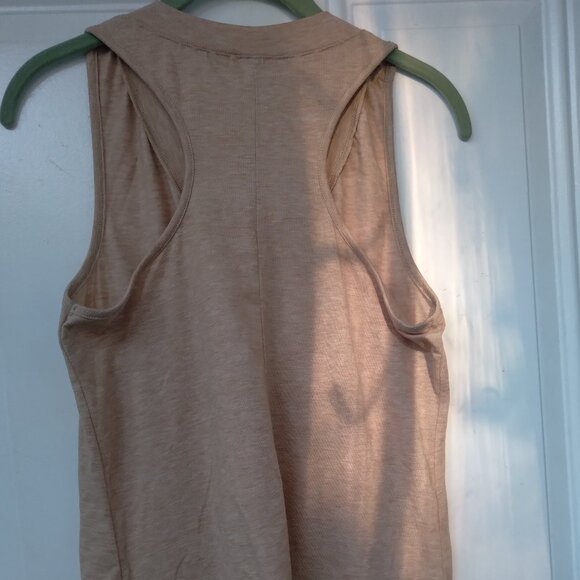 BEIGE V-NECK TANK TOP SLEEVELESS TOP SIZE MEDIUM RACERBACK - Picture 6 of 7